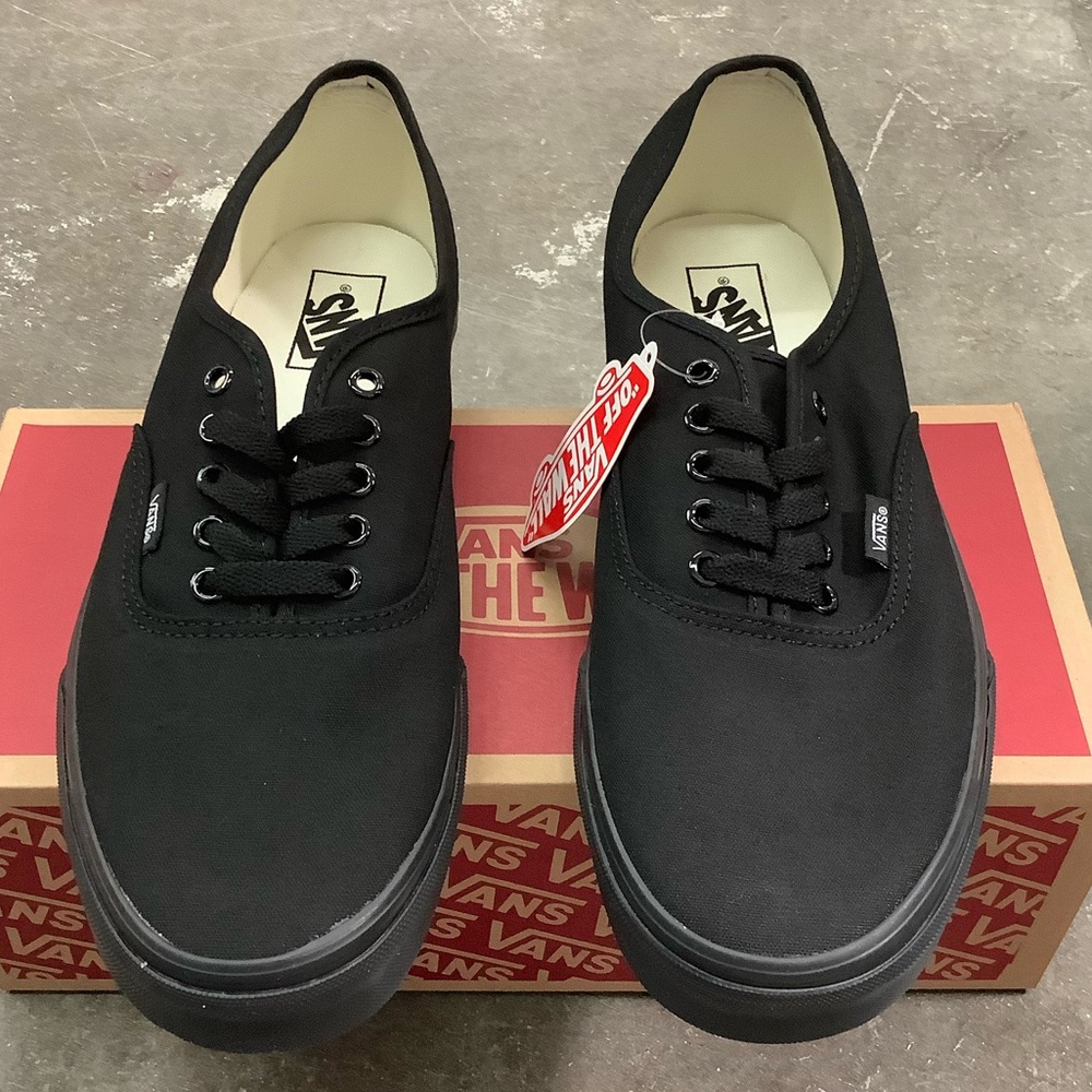 AUTHENTIC BLACK BLACK